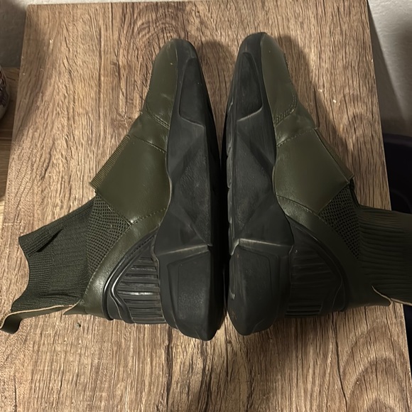 Kiss Moon Women’s Green Slip-On Shoes - Picture 5 of 6